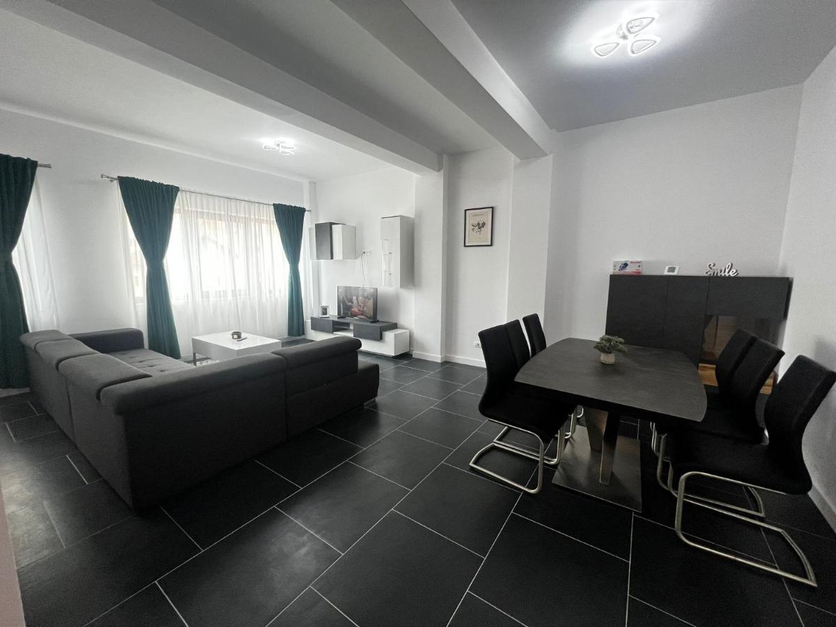 Marvellous Aparthotel With Master Apartments Сучава Экстерьер фото
